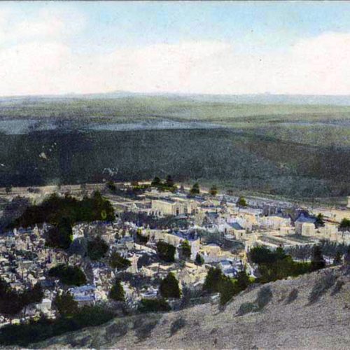 Postal coloreada del Cementerio General de Concepción. Mirada desde cerro Chepe.